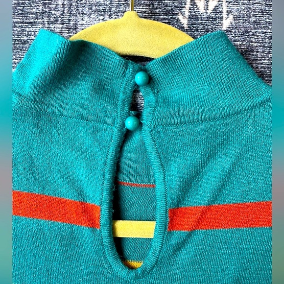 BCBG - Sleeveless Knit Top - Picture 3 of 4